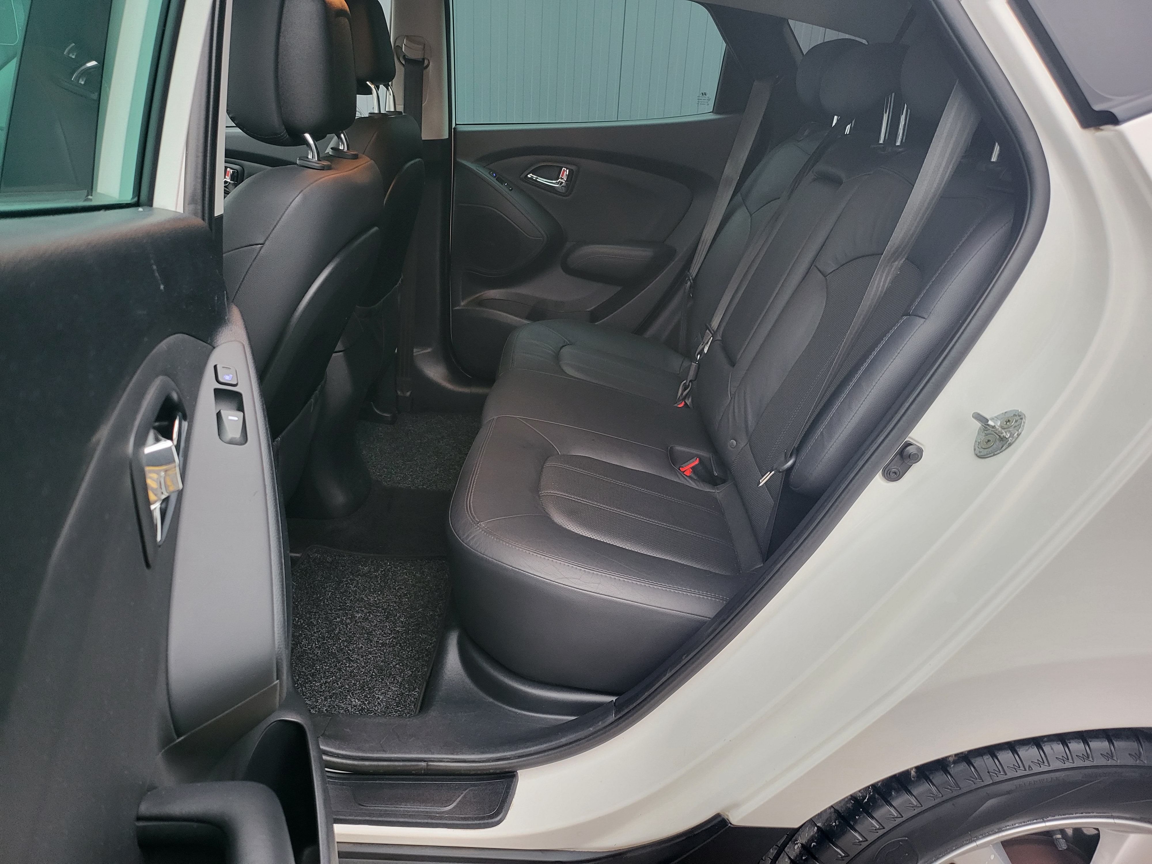 - Hyundai ix35 2.0CRDi ,4WD, Automat, ‘’Premium Edition’’.