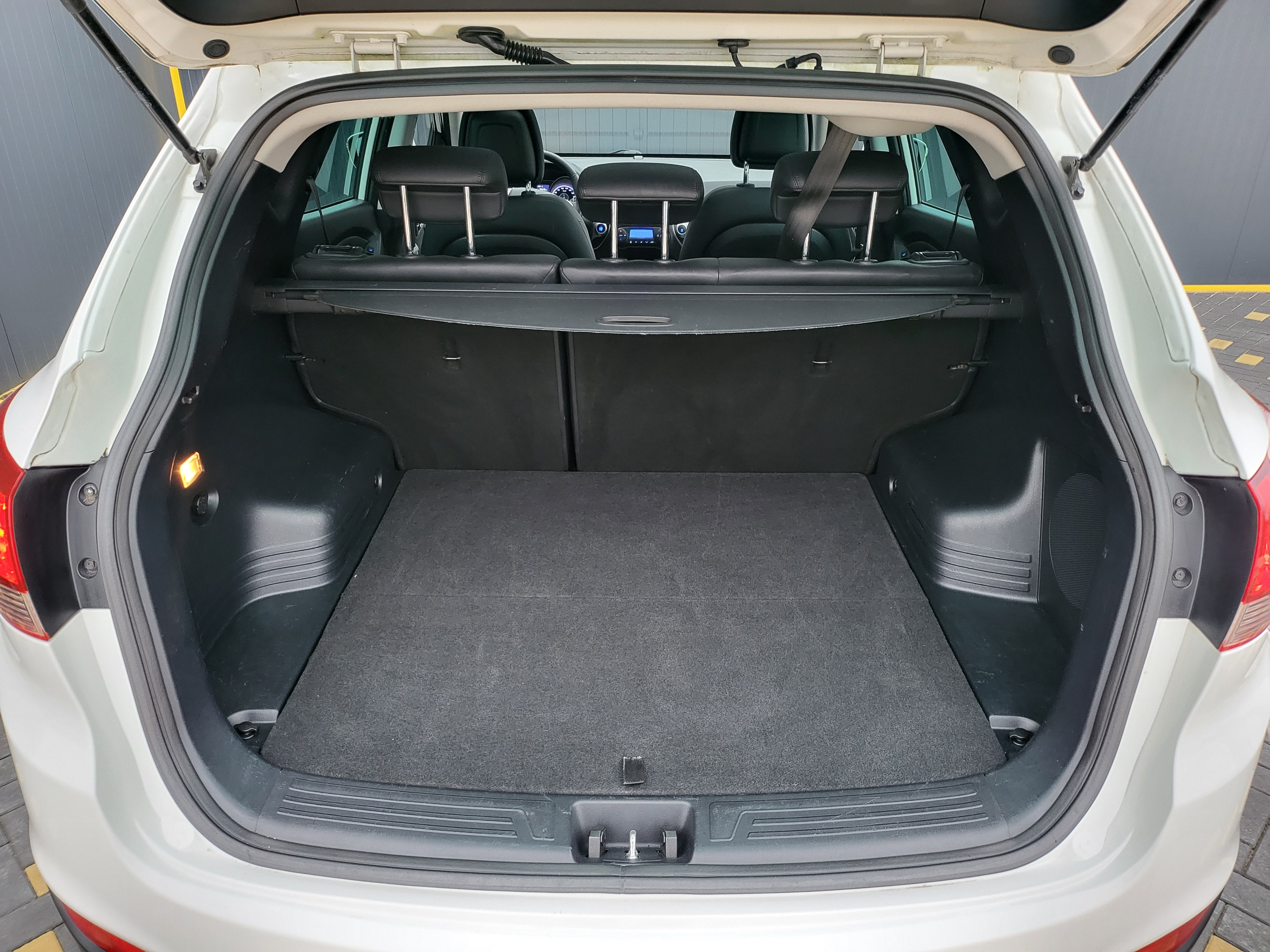 - Hyundai ix35 2.0CRDi ,4WD, Automat, ‘’Premium Edition’’.